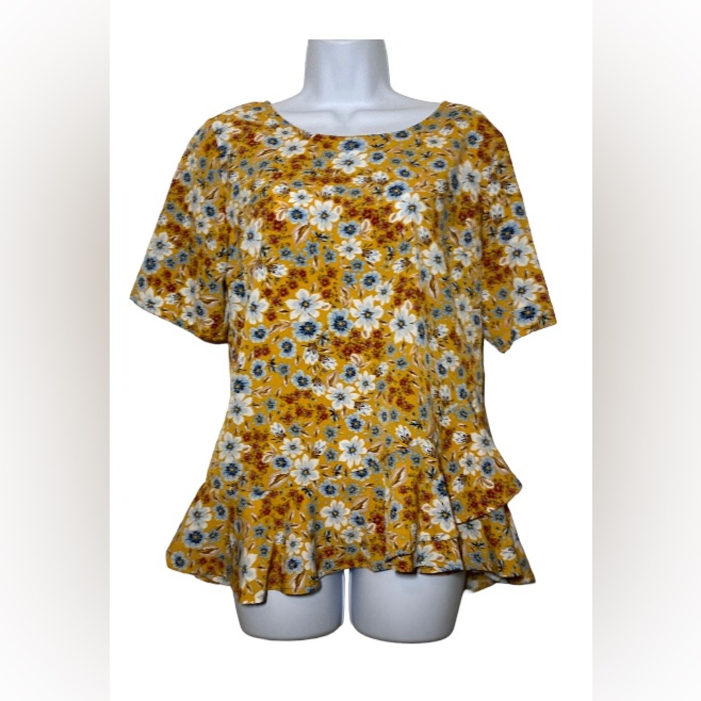 Tim and Tru woman’s short sleeves, yellow floral blouse, size S (4-6) - Picture 3 of 7